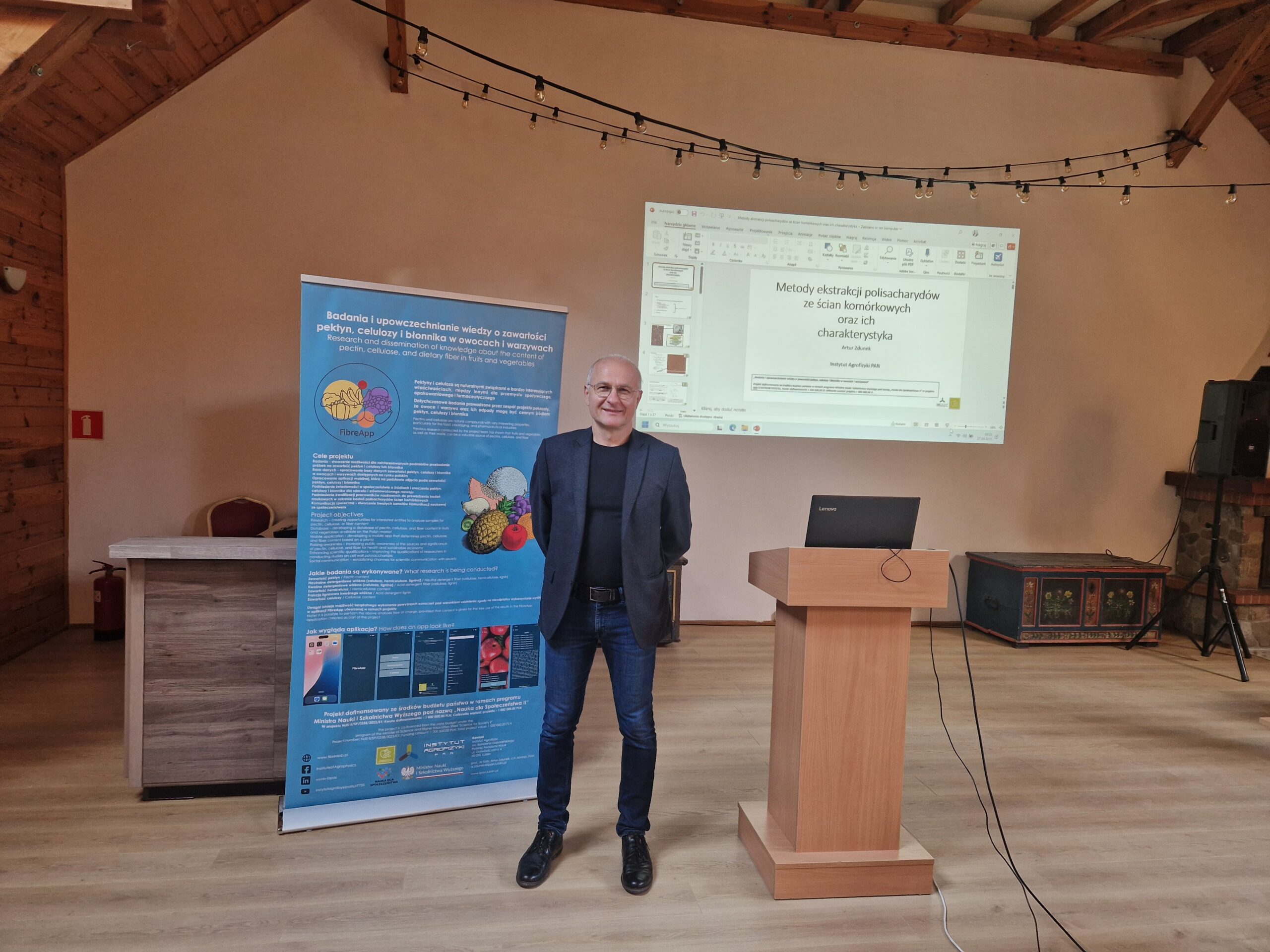 Prof. Artur Zdunek z wykładem na temat metod ekstrakcji polisacharydów ze ścian komórkowych oraz ich charakterystyki w ramach IX Szkoły Inżynierii Systemów Biotechnicznych